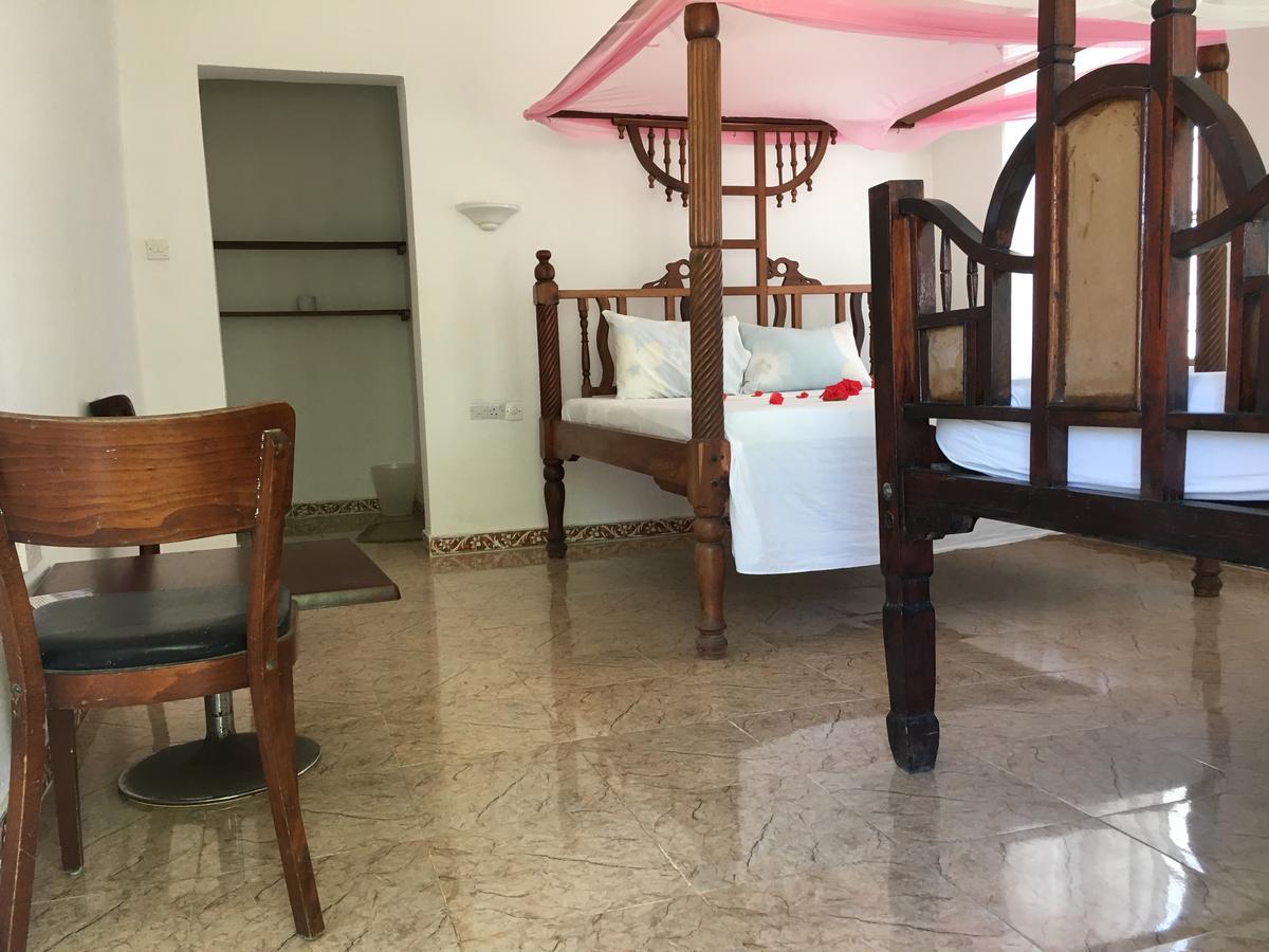 White Blue Bungalows Bed & Breakfast